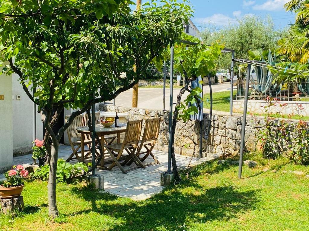 Apartmani Ana Borovac Фунтана Экстерьер фото