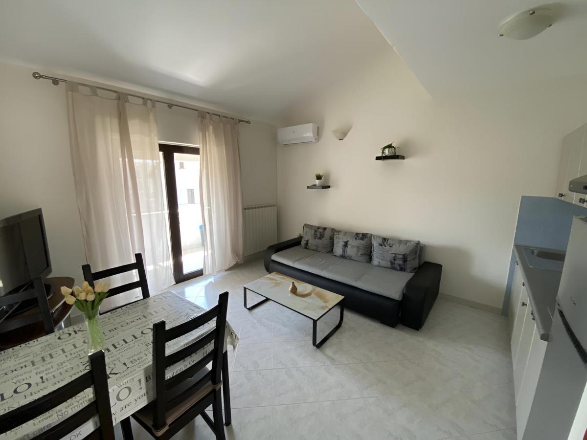 Apartmani Ana Borovac Фунтана Экстерьер фото
